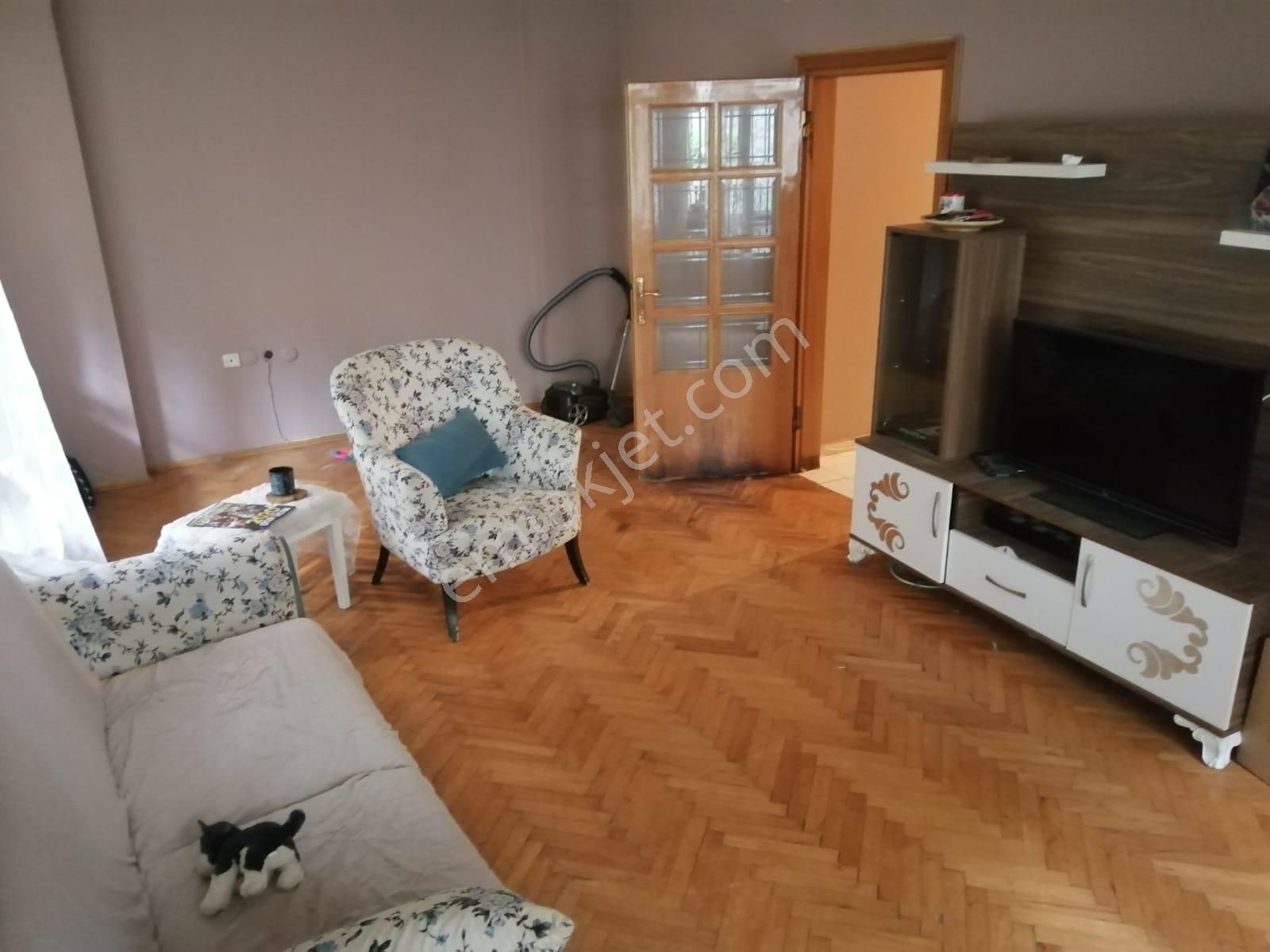 Bakırköy Kartaltepe' De Meydana Yakın 2+1bahçe Katı