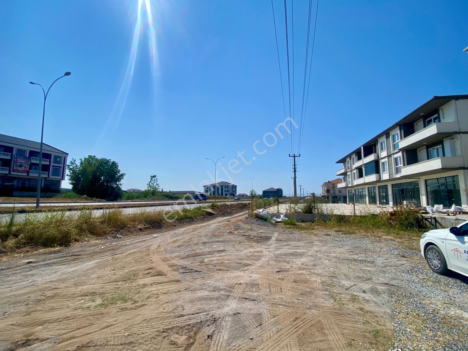 Karasu Aziziye'de Geniş M2, Mutfak Ayrı , Cam Balkon 2+1 Daire !!1