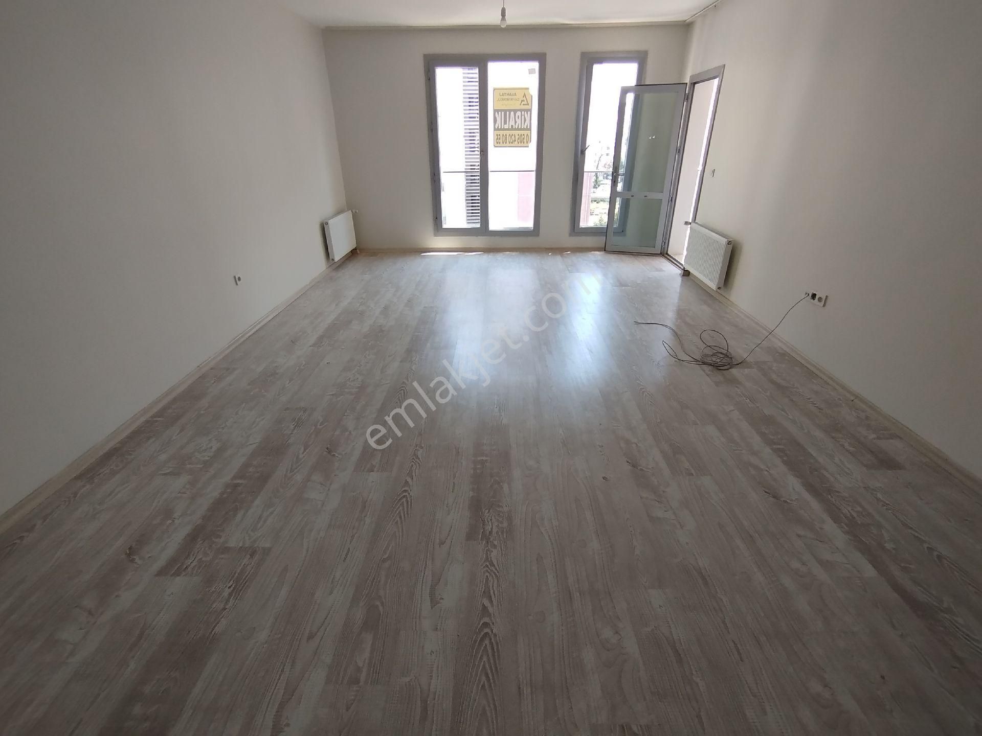 Avantaj Gayrimenkulden Kiralık Daire 3+1 Site İçinde