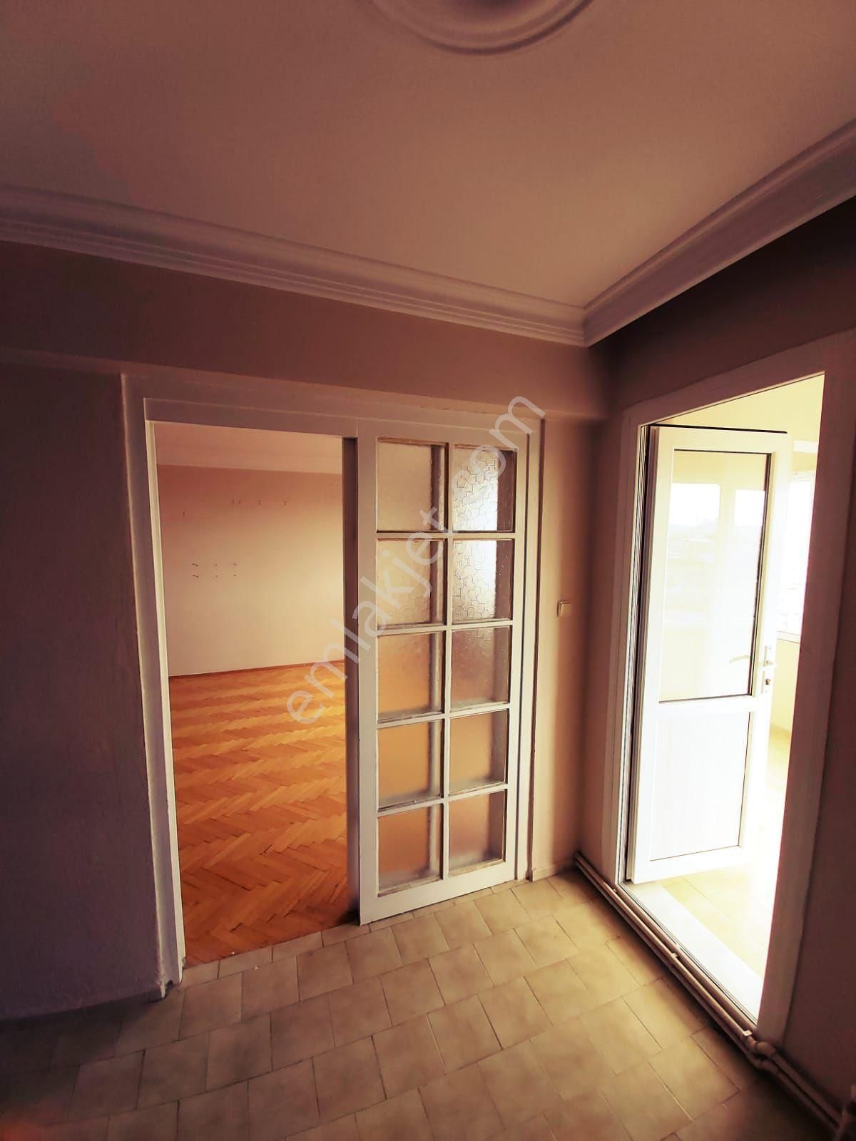 Site İçerisinde 3+1 Arakat Ferah Manzaralı Geniş Doğalgazlı Otoparklı Daire - Görsel 6