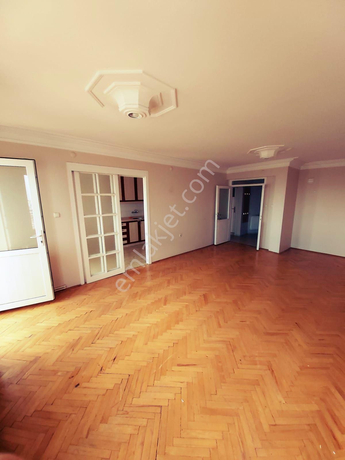 Site İçerisinde 3+1 Arakat Ferah Manzaralı Geniş Doğalgazlı Otoparklı Daire - Görsel 3