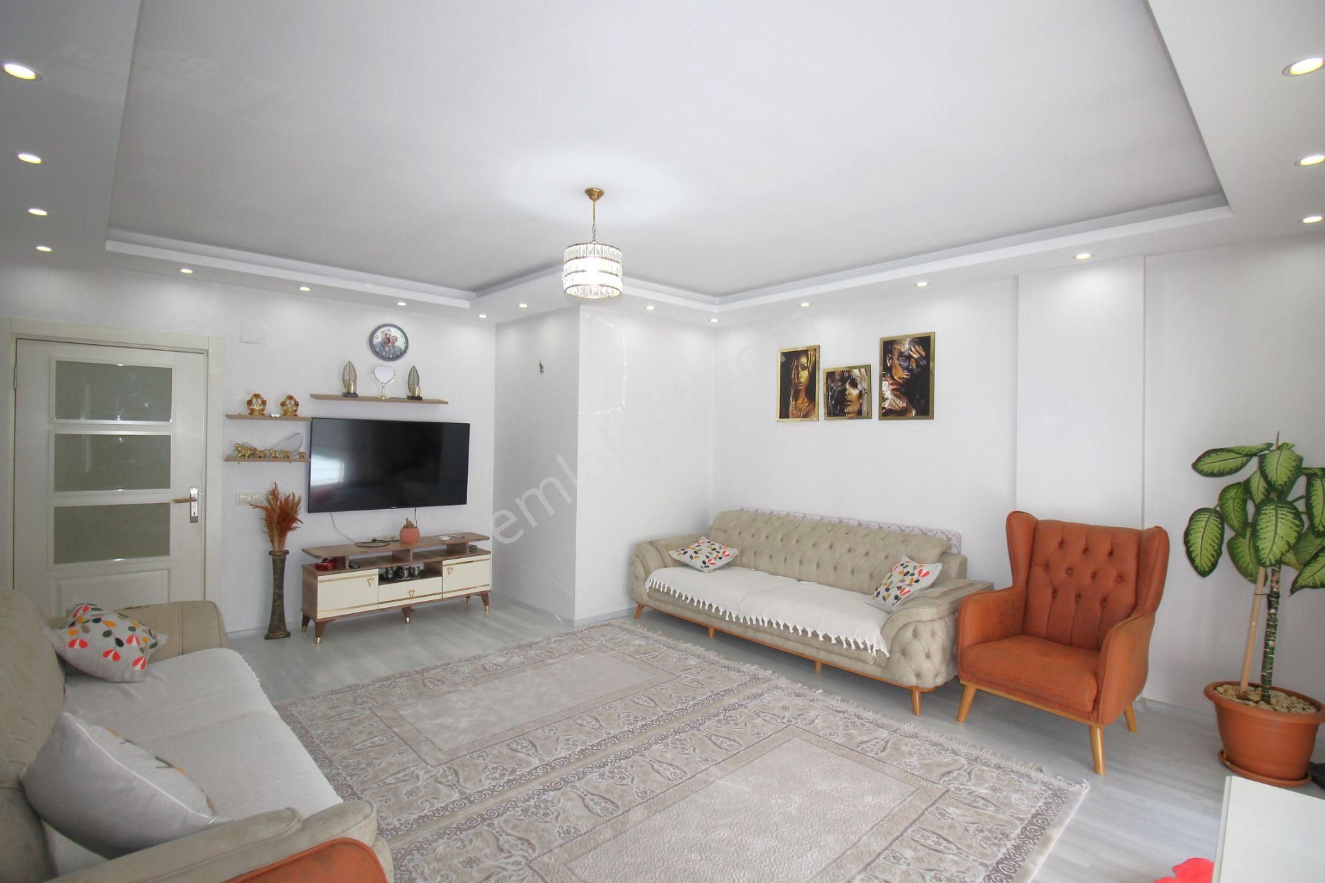 Retro’dan Batıkent Mah’de Müstakil Tarzında Asansörlü Site İçi B.mutfak 3+1