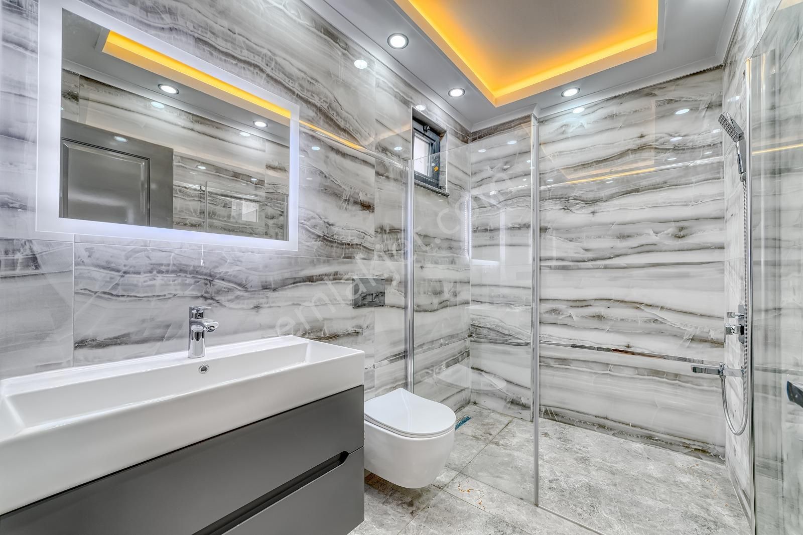 Emlaknomi 3 Katlı Tribleks Villa Asansörlü 519 Metre Arsa İçerisinde 658 Metre Oturum Alanı - Görsel 24