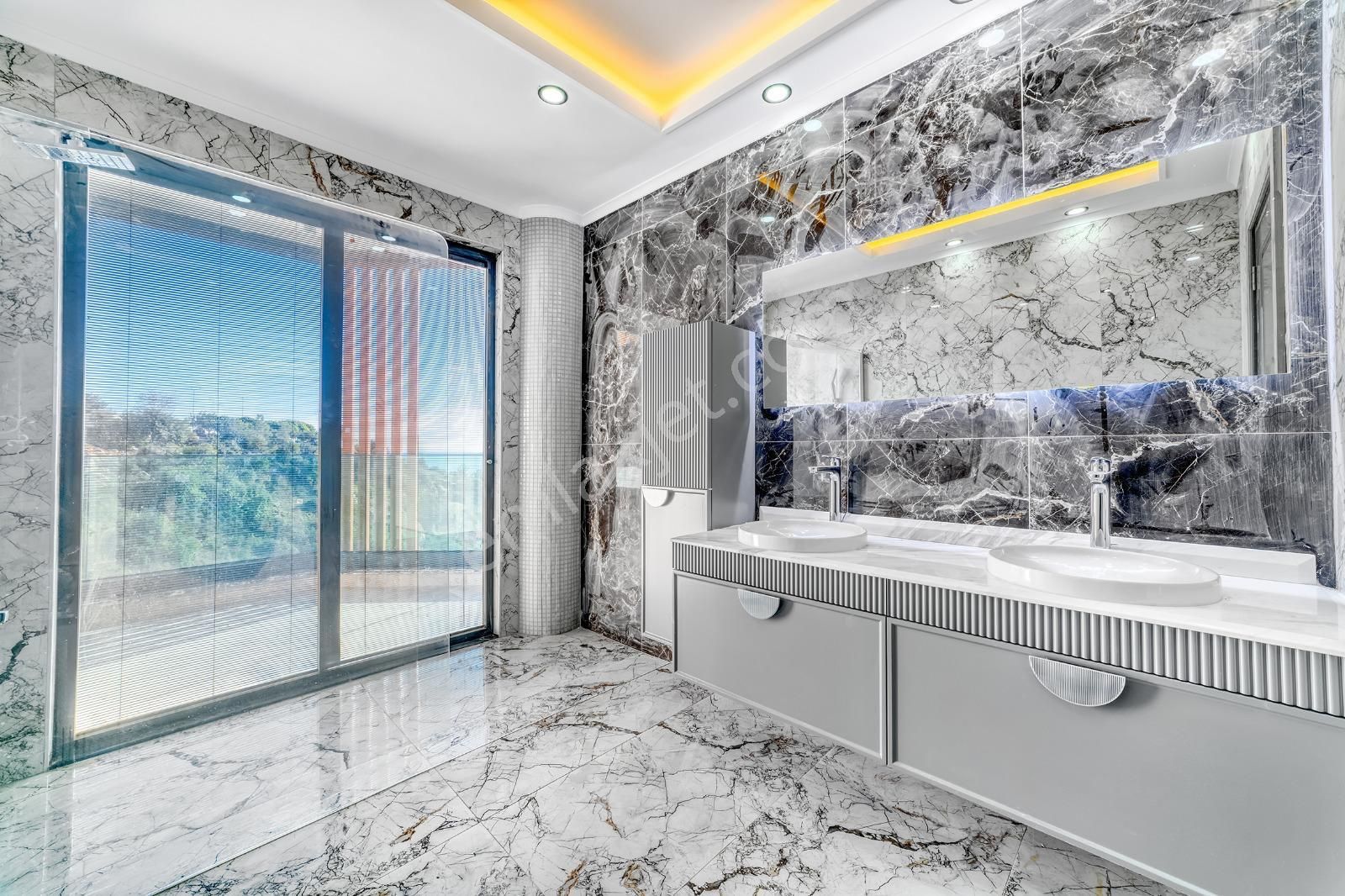 Emlaknomi 3 Katlı Tribleks Villa Asansörlü 519 Metre Arsa İçerisinde 658 Metre Oturum Alanı - Görsel 16