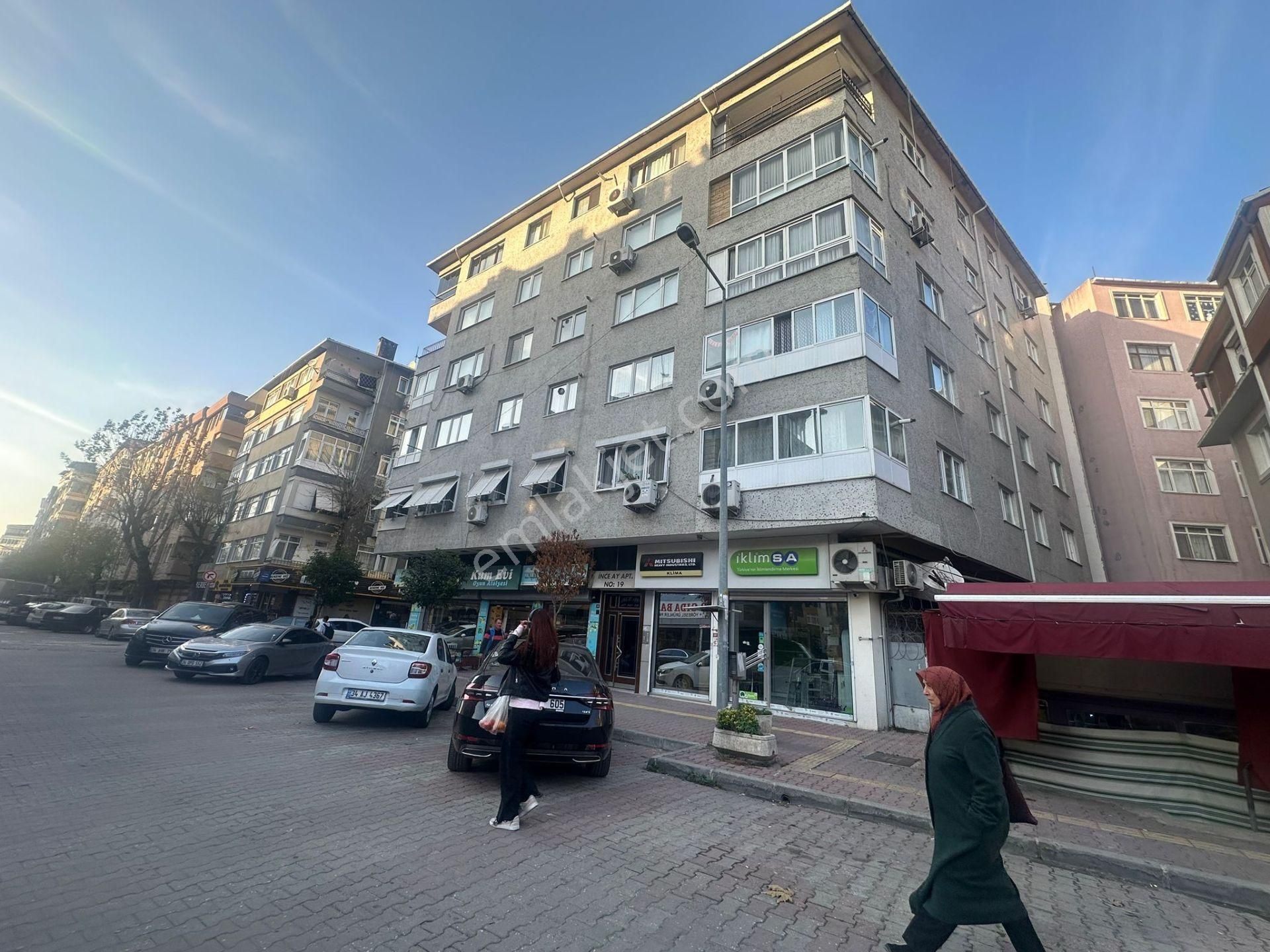İstanbul House'dan Bahçelievler'de Kentsele Girmiş 2+1 Ara Kat