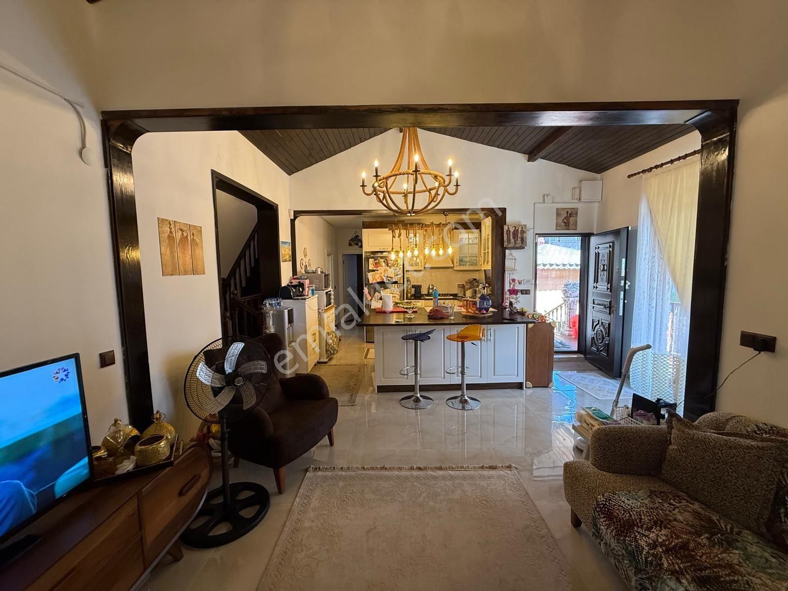 Tek Müstakil Deniz'e 100 Metre 3+1 Villa - Görsel 34