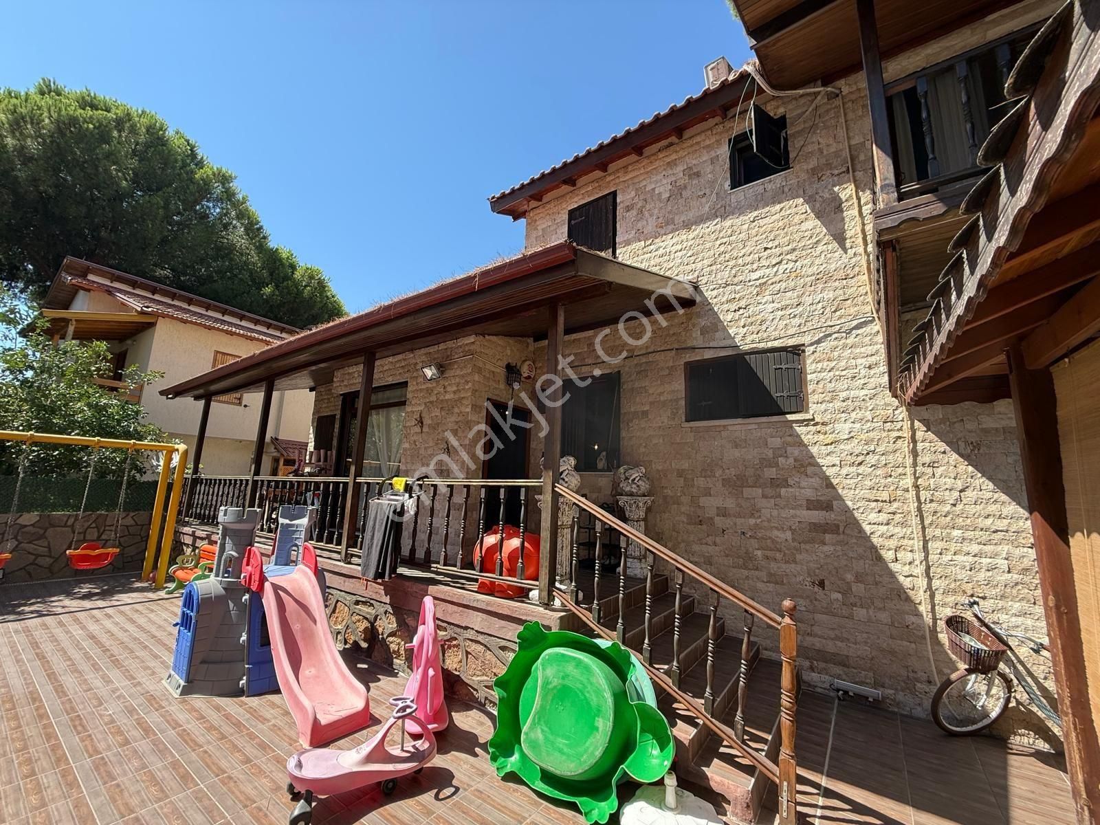 Tek Müstakil Deniz'e 100 Metre 3+1 Villa - Görsel 6