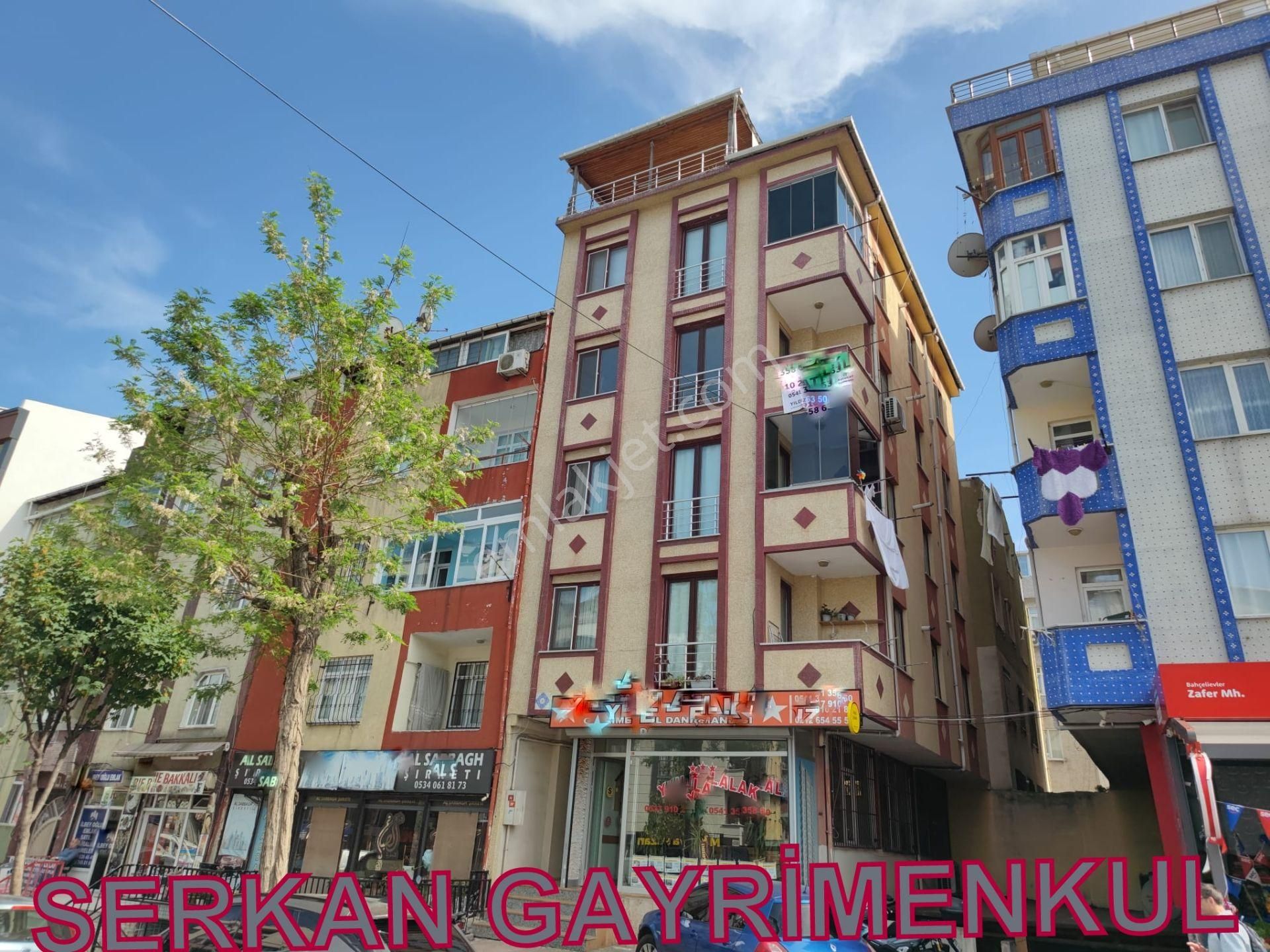 Serkan Gayrimenkulden 18 Yıllık 3 Kat Cadde Üzeri 2+1 80 Metre Daire