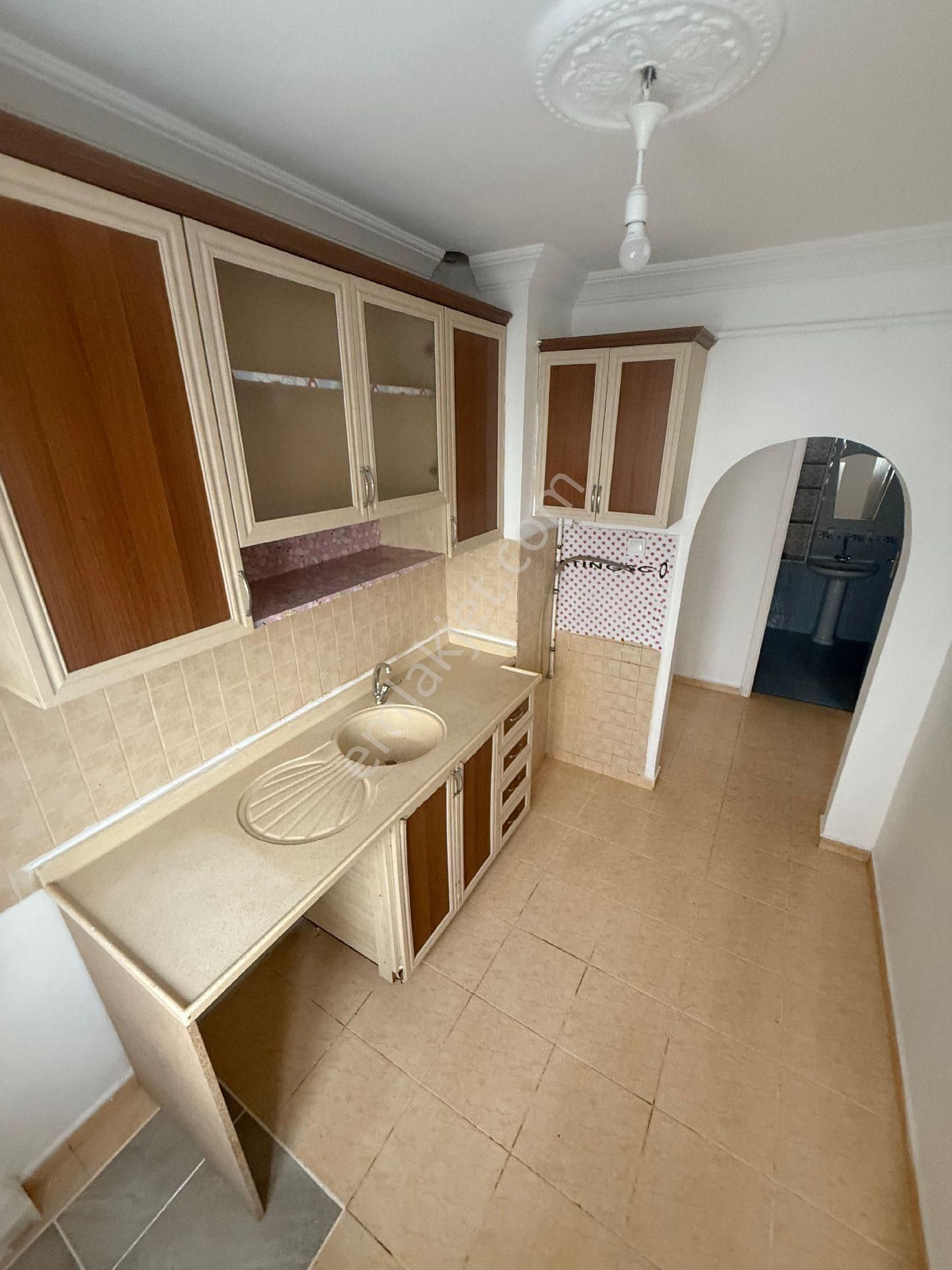 Incırlı Tasdemır Sokak Da 2+1 Gırıs Kat Satılık Daıre