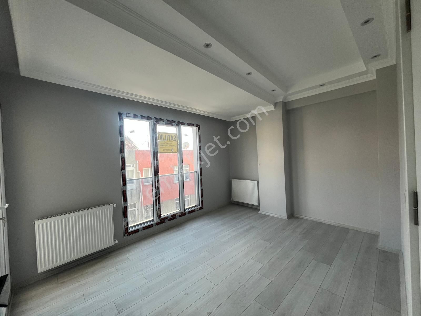Serkan Gayrimenkulden Bahçelievler Çobançeşmede 4.kat 70 Metre Daire Sıfır Güneycepe