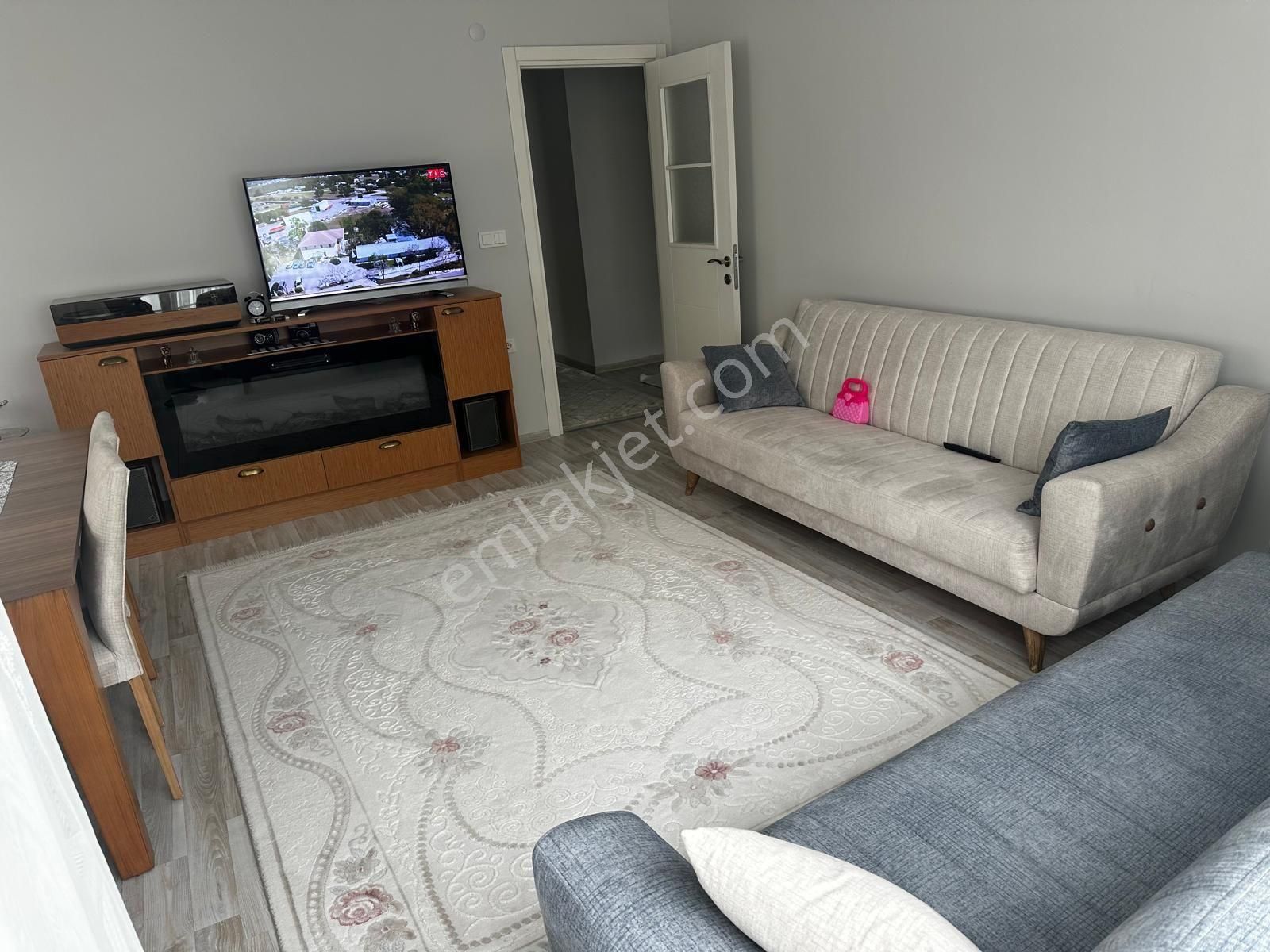 Çok Acilsultanbeyli Necipfazıl Mah. İytiyaçtansatı Lık 95 M.2+1 Lüks Daire
