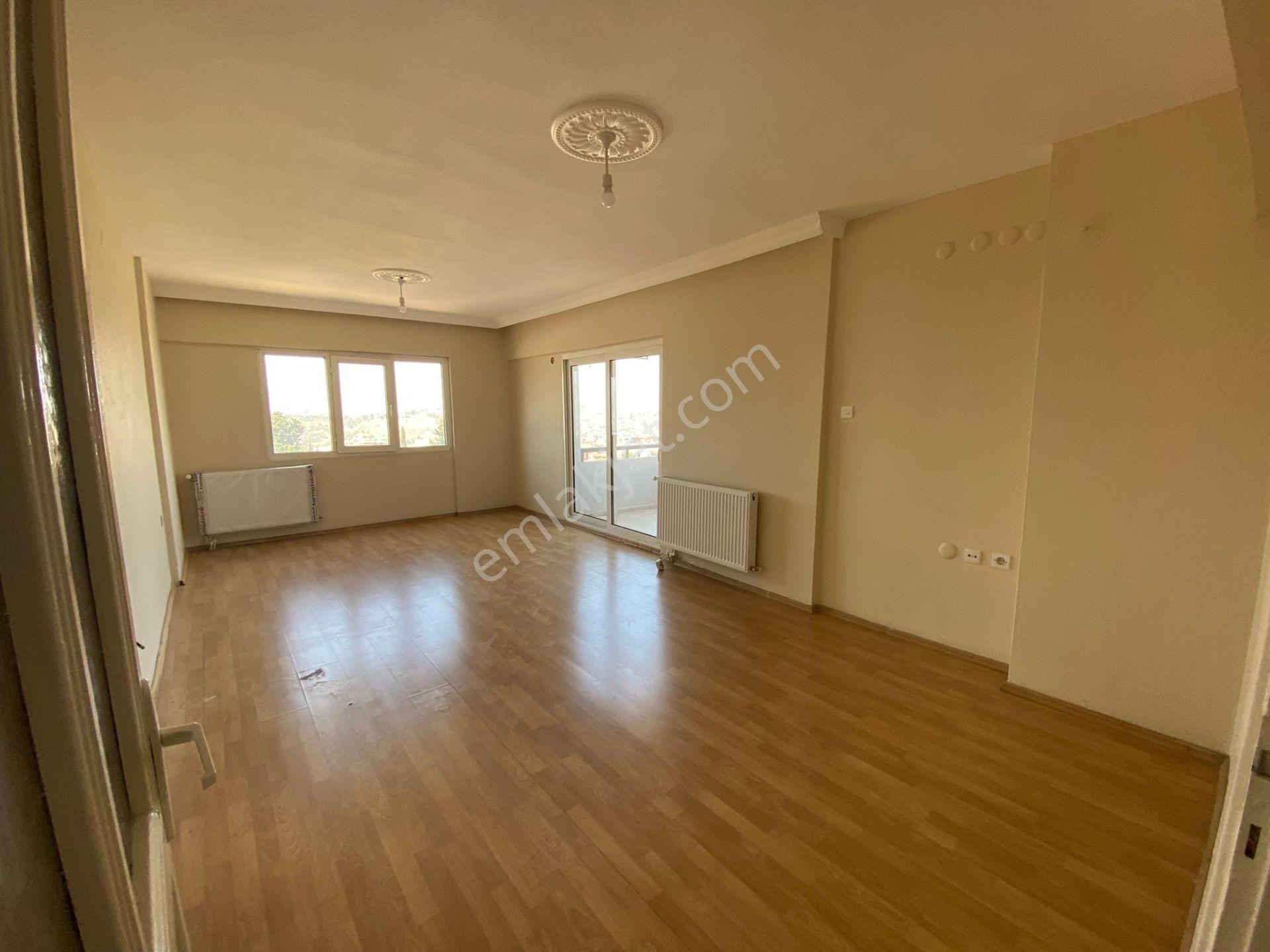 Buca Çamlık Mah.de Uçanyol Yakını 3+1 110m2 Dgazlı Arakat Asansörlü Kiralık Daire