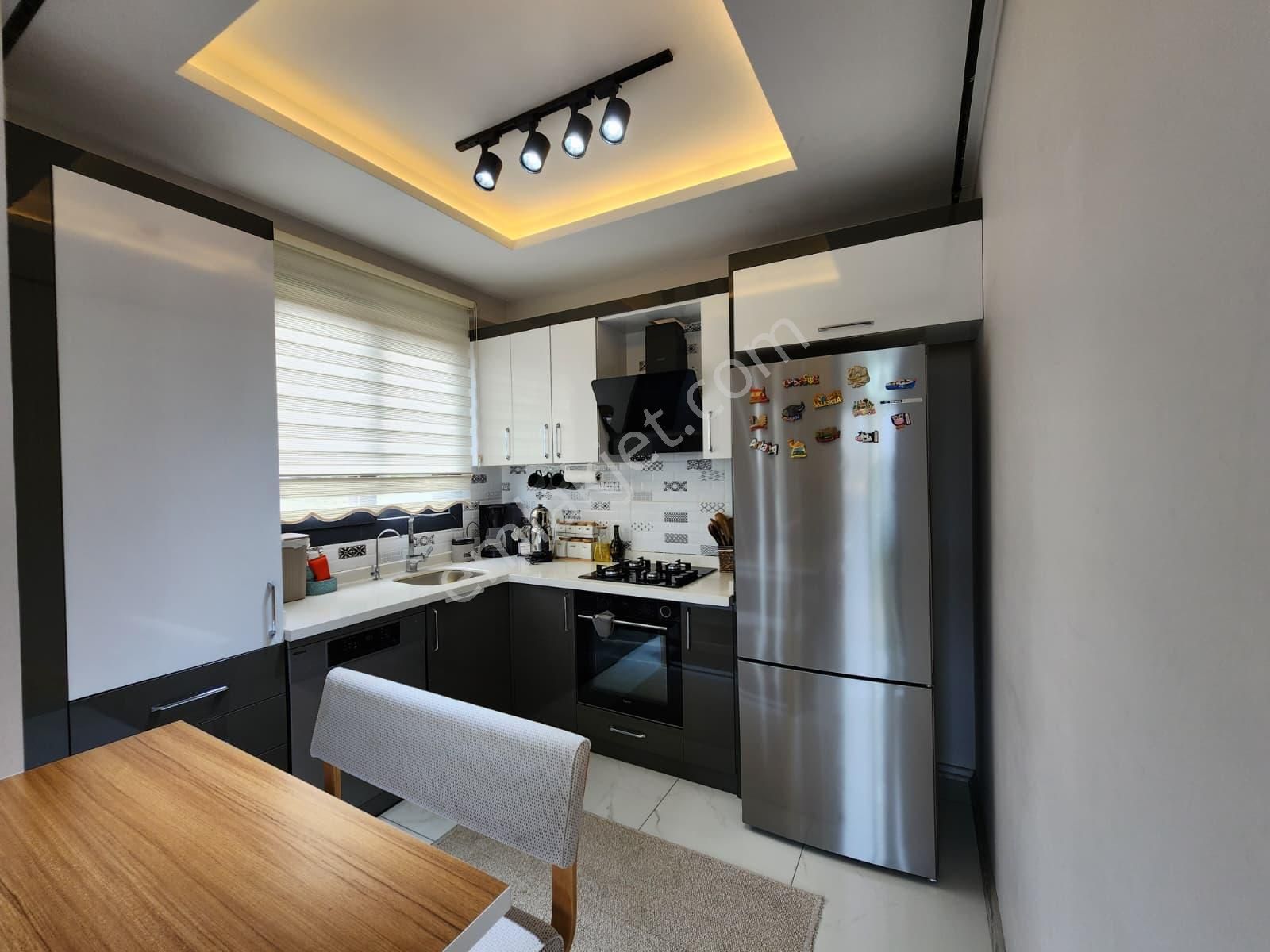 Karınca'dan 75.yıl Havuzlu Site İçi D.gazlı Satılık 2+1 Daire !