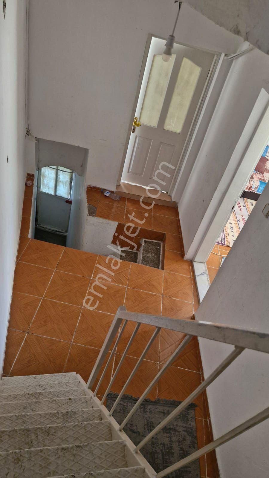 Acill Konak Ferahlı Mah.de 2 Katlı Komple Satılık Müstakil Ev - Görsel 6