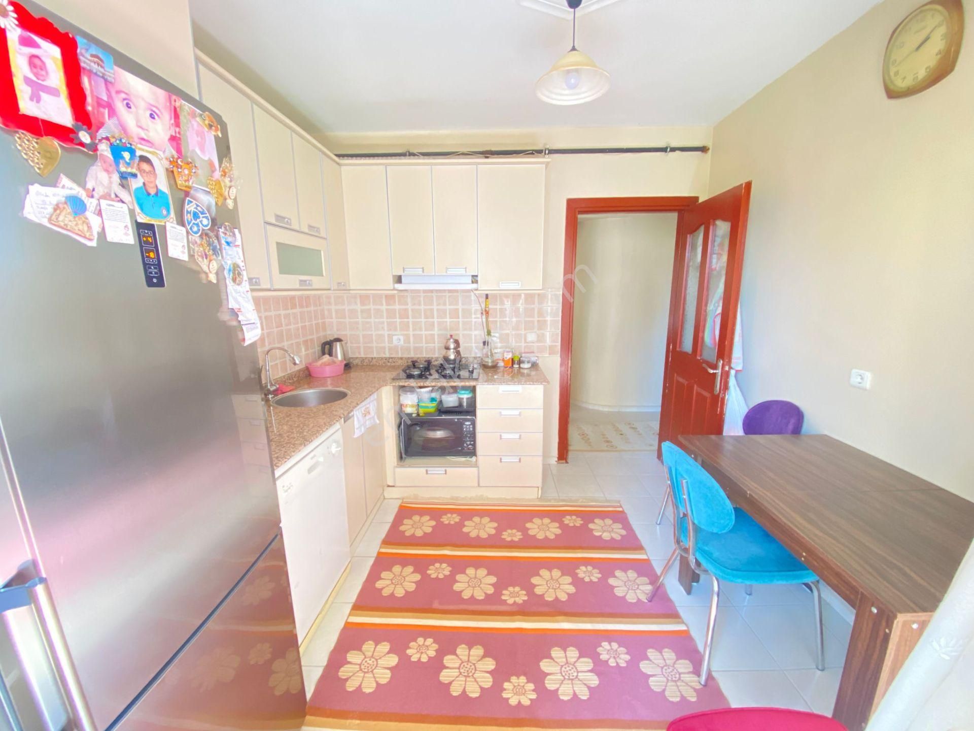 Turyap'tan Fırat Mah. 3 Cephe/üç Balkon/d.gaz/ara Kat/3+1 Daire.