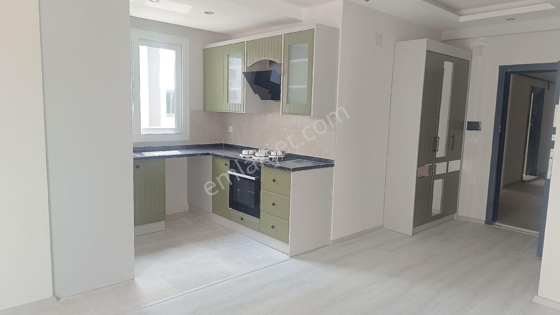 Çınarlı'da 2+1 Hasarsız Lüks Klimalı Kiralık Daireler