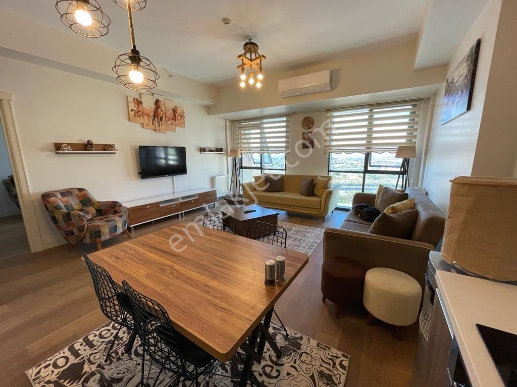 Kiptaş Venezia Mega Kiralık Lüks Eşyalı Kare Salon 1+1 Daire