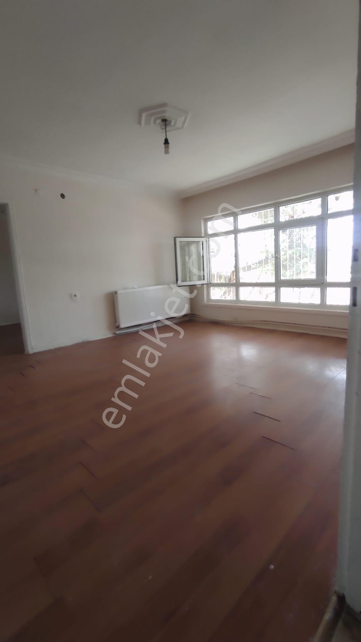 Kiralık*incirli De*gata Hastanesi*aşağı Eğlence*yakın*bahçe Katı*2+1*daire