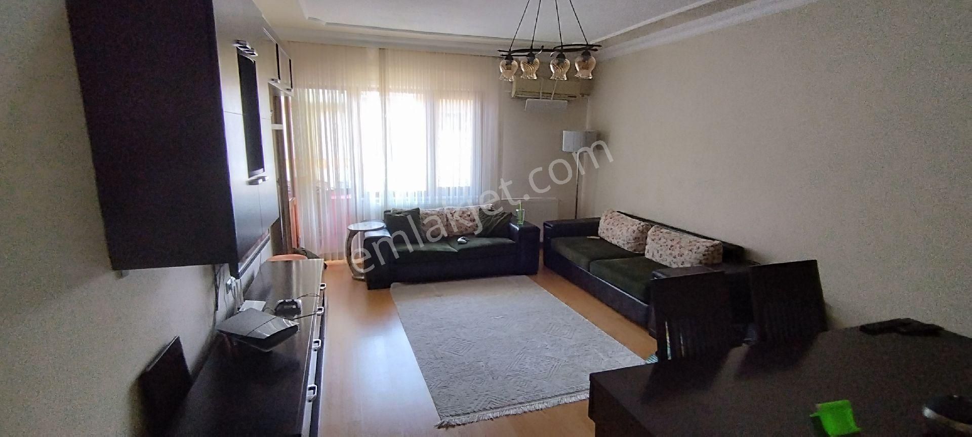 Bahçelievlerde Denize 3 Dk Bakımlı Geniş 2+1