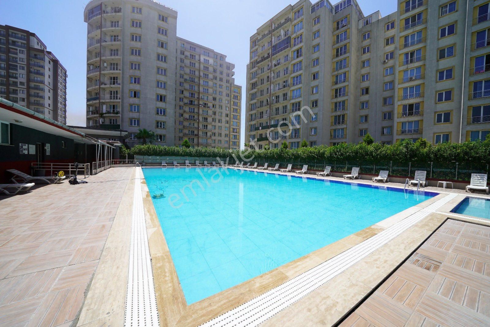 Site İçerisinde Acil Satılık Ful Eşyalı Daire