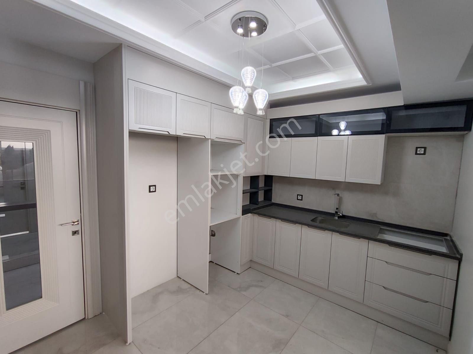 Araştırma Ve Cezaevi Arasında 2+1 Kelepi Acil Satılık Daire