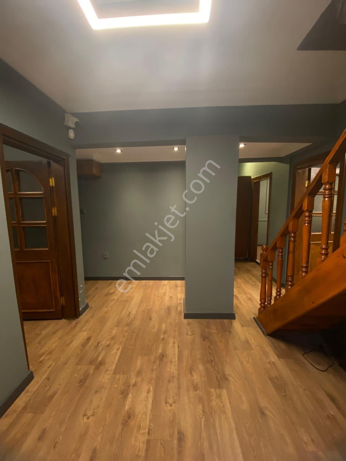 Çamlıca 'da Konut Ve Ticari Kullanıma Uygun Bahçeli Villa - Görsel 8