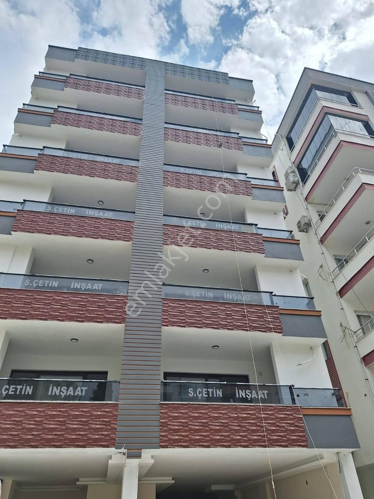 Mersin/silifke Göksu Mahallesi Celal Bayar Caddesi 2+1 105m2 Satılık Daire