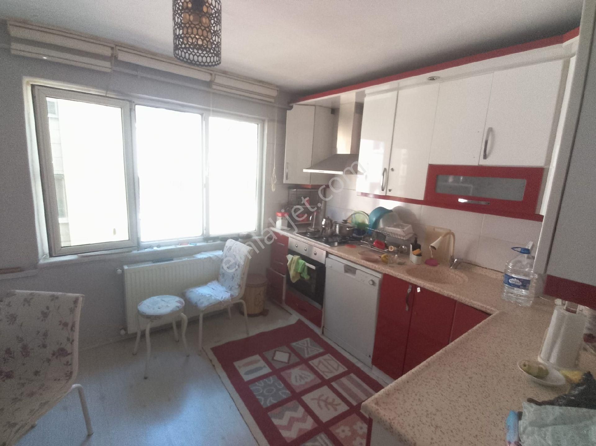 Rekoor Emlaktan Gazi Cd.altı 3+1 Satılık Daire
