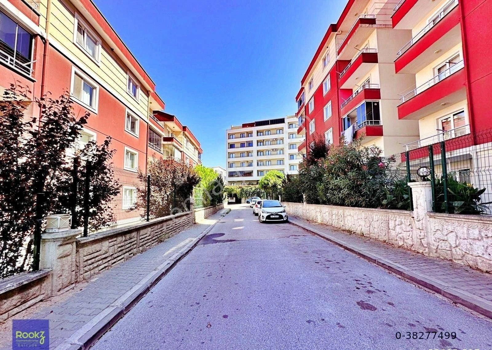 Mudanya Güzelyalı’da Havuzlu Sitede 3+1 Daire