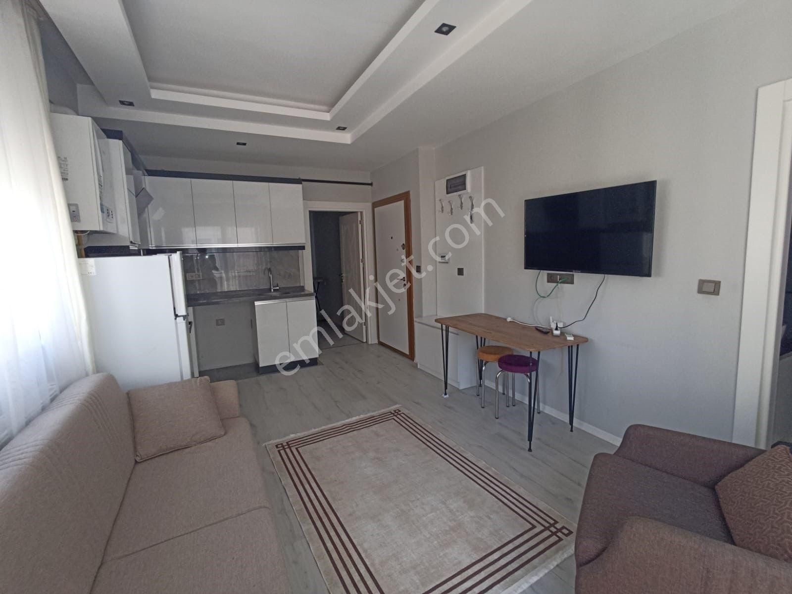 Muratpaşa Yıldız'da Dgazlı Asansörlü Eşyalı Katta 1+1 Daire