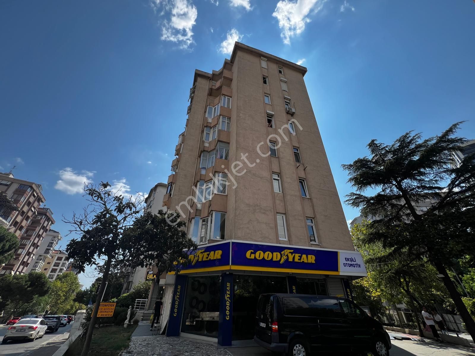 Bostancı'da Eşyalı Kiralık Açık Otoparklı Asansör 2+1 85 M² Net