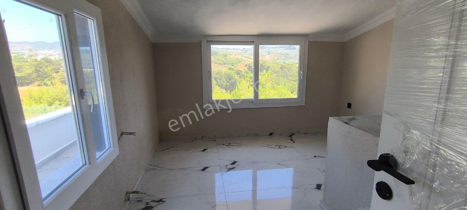 Kuşadası Efes Evlerinde Kiralık Sıfır Tripleks - Görsel 22
