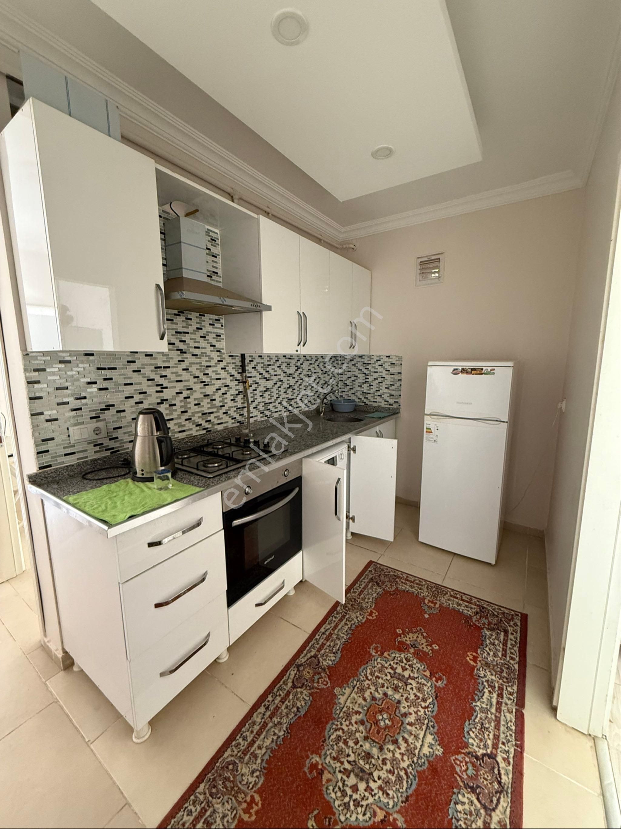 Şiyar Emlak Devlet Hastanesi Civarı Teras Kat Kiralık 1+1 Dayalı Döşeli Daire