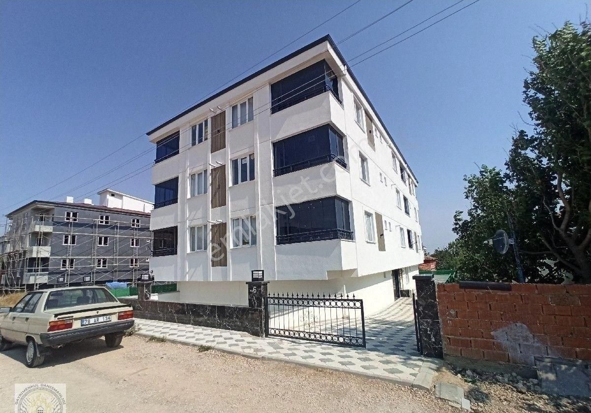 Yuvam Emlaktan Yunus Emre Mah Burçak Sokakta Satılık Anahtar Teslim 1+1 55 M2 Daire