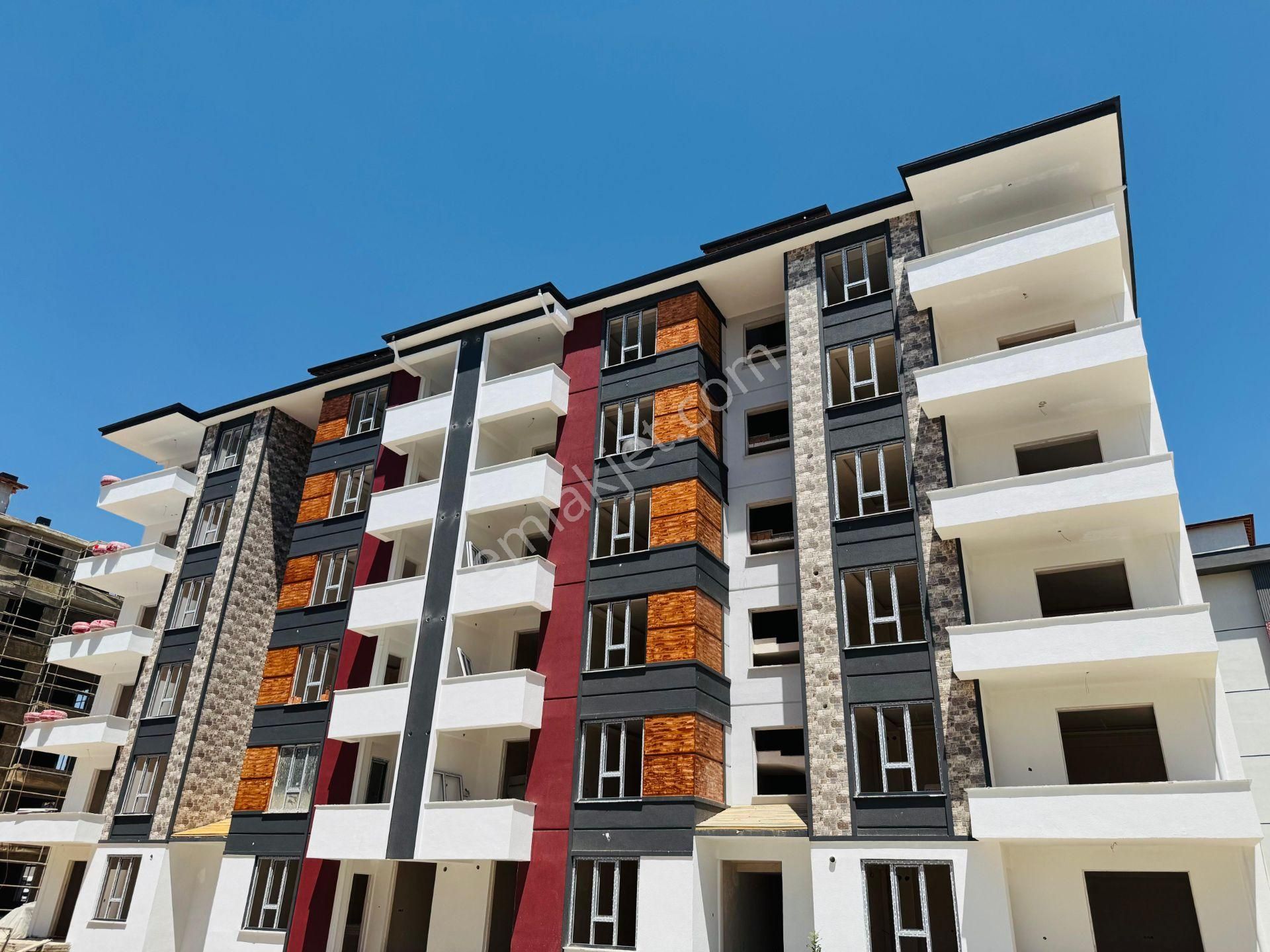 Analiz'den Menzil Caddesi`nde 4+1 Lüks Satılık Daire