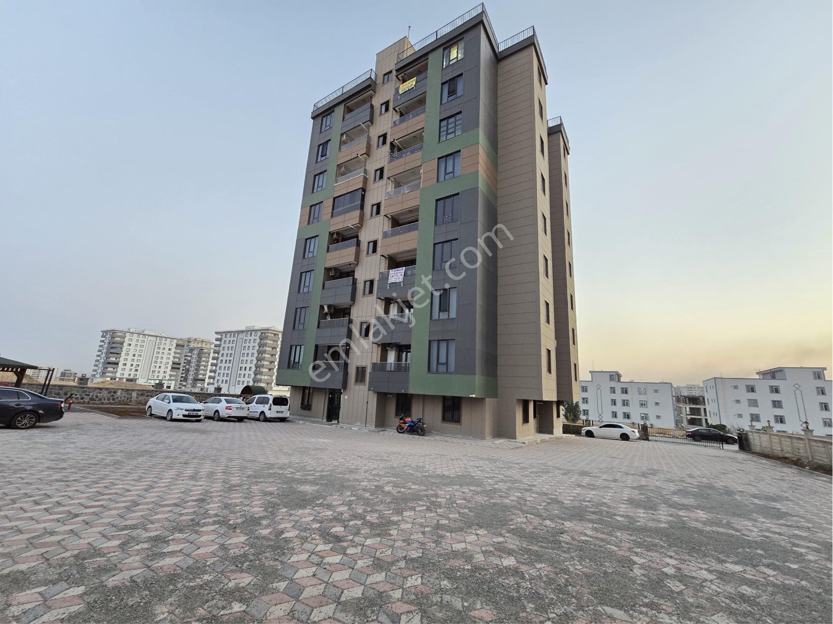 Cadde Seyrandan Kiralık 2+1/ Ara Kat