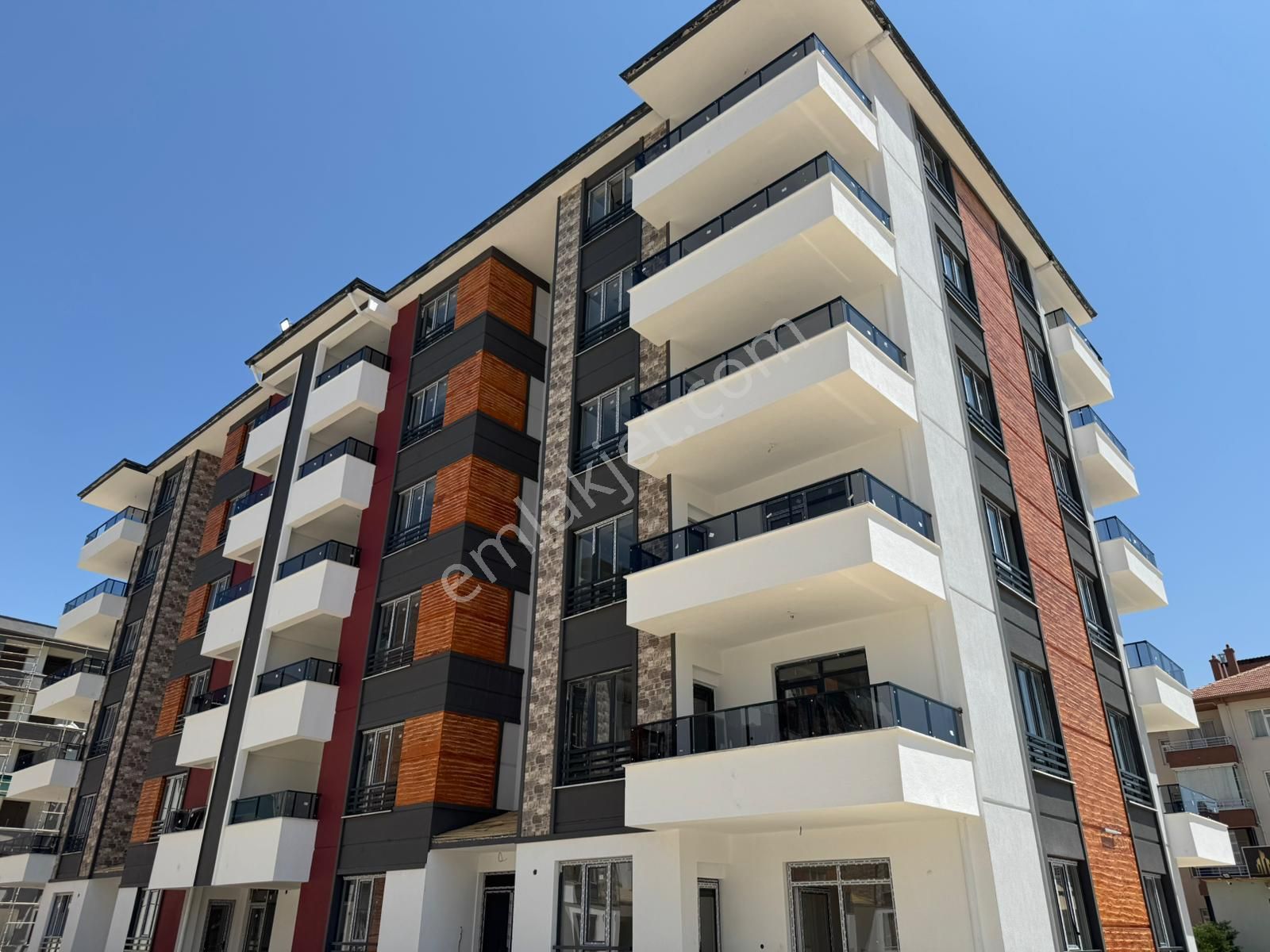 Analiz'den Menzil Caddesi`nde 2+1 Lüks Satılık Daire