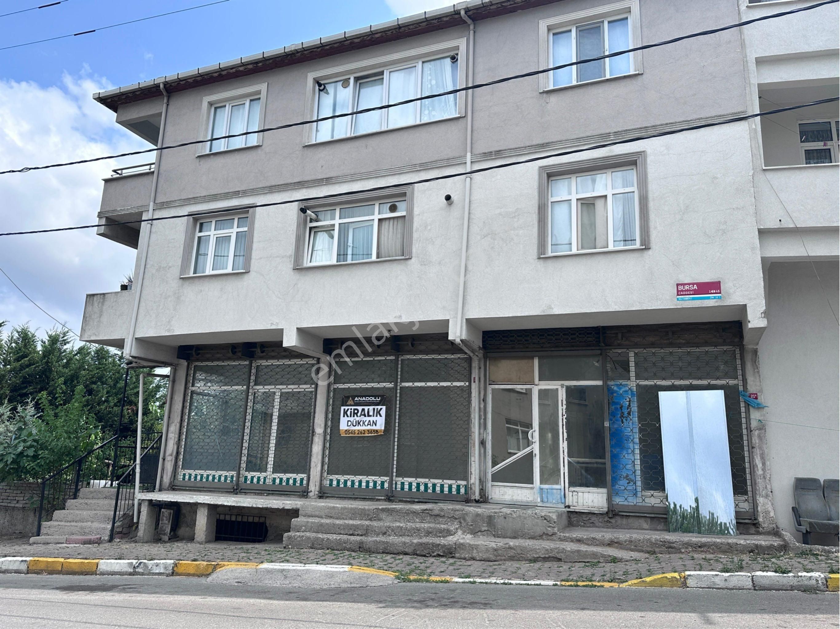 Kiralık Oldukça Kullanışlı Geniş Depoya Sahip Dükkan