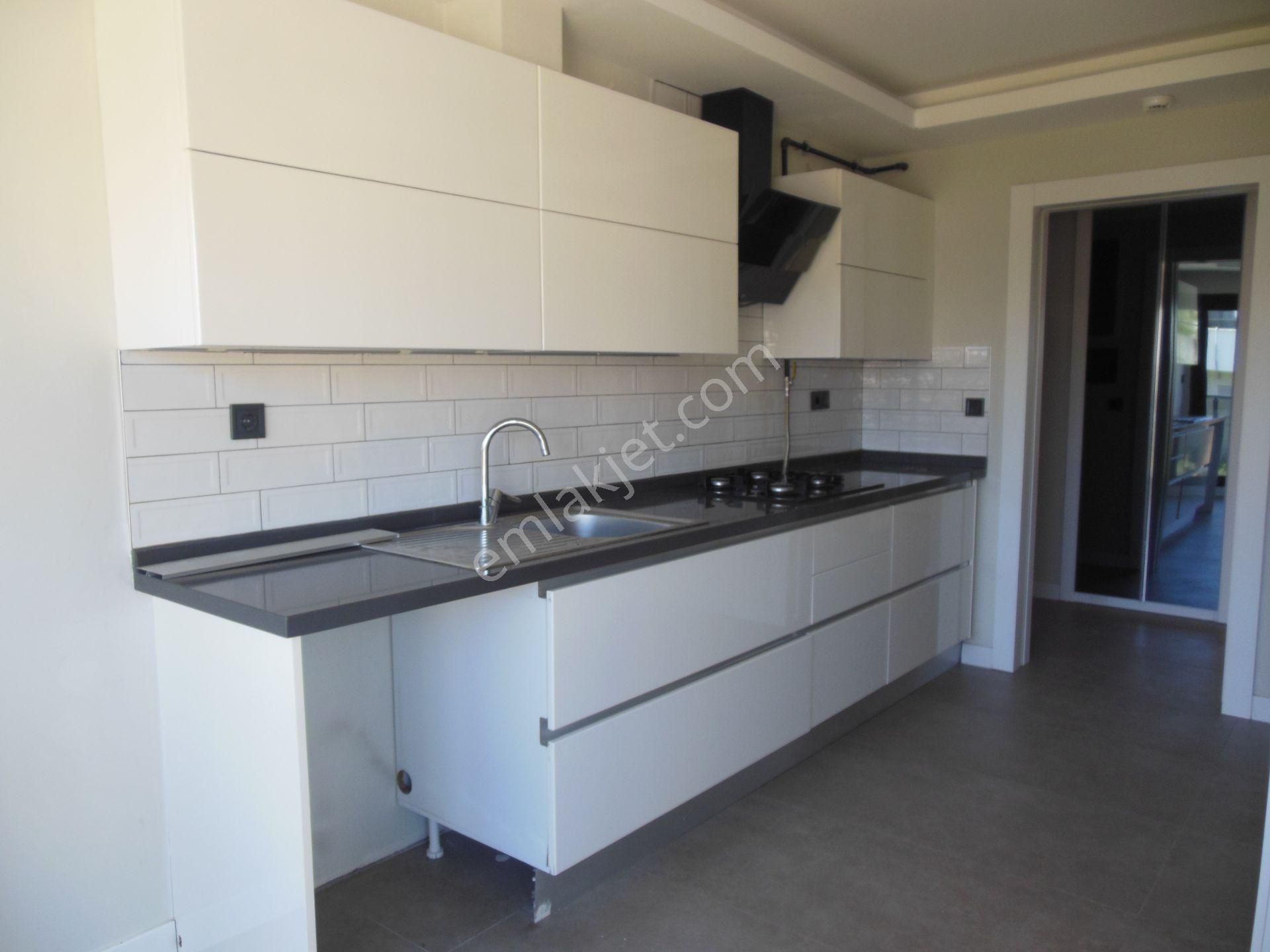 Bal Gayrimenkul-görece Nezih Site İçinde Havuzlu 2+1 Daire