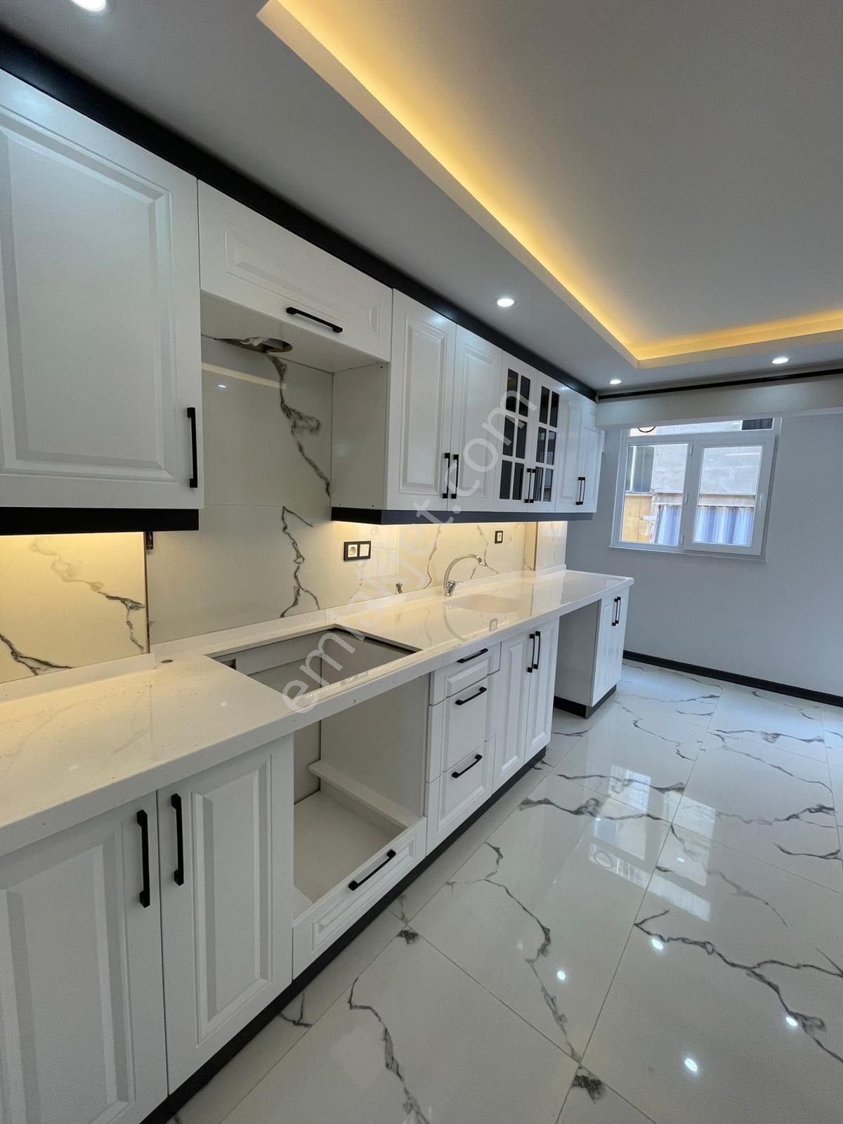 İbrahi Çelebi Mahallesi 🏡 ✅3+1 130 M2 5 Katlının 3 Katı ❇️ Kapalı Mutfak