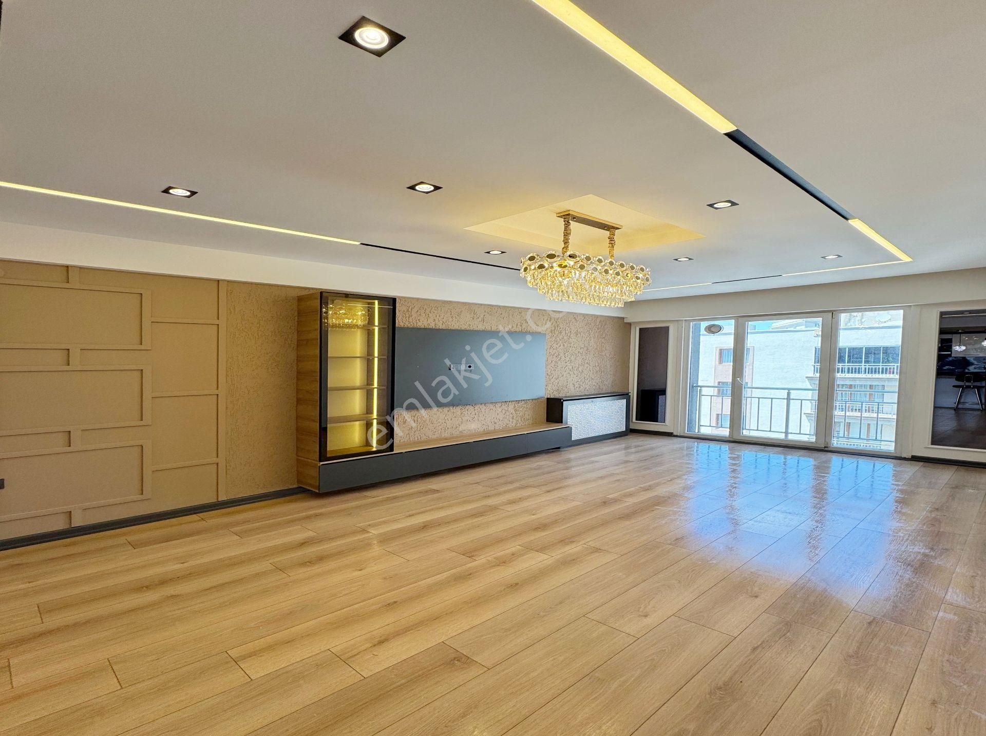 Vira Yapı'dan Beykent Metrobüs Durağı Arkası Site İçi Full Sosyal Alanlı 2+1 Satılık Daire !