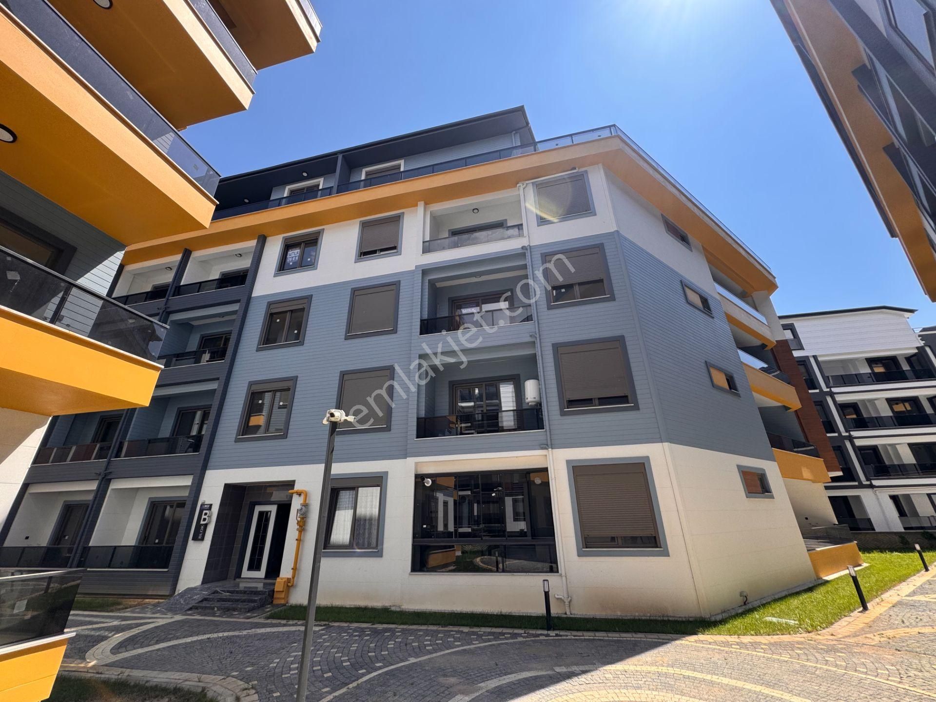 Balıkesir Edremit Zeytinli'de Satılık Eşyalı 1+1 Daire