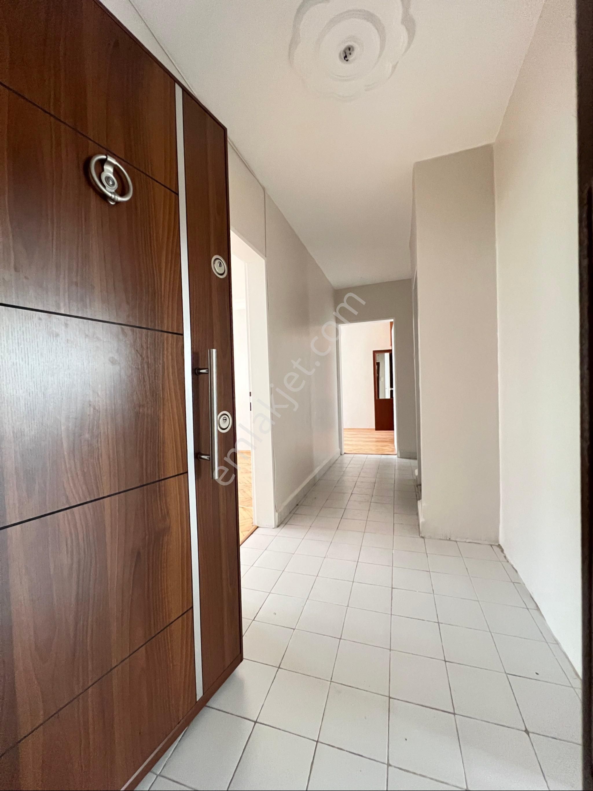 Ata 2 Sitesinde Çıkışa Çok Yakın Sıfır Boyalı 2+1 Kiralık Daire