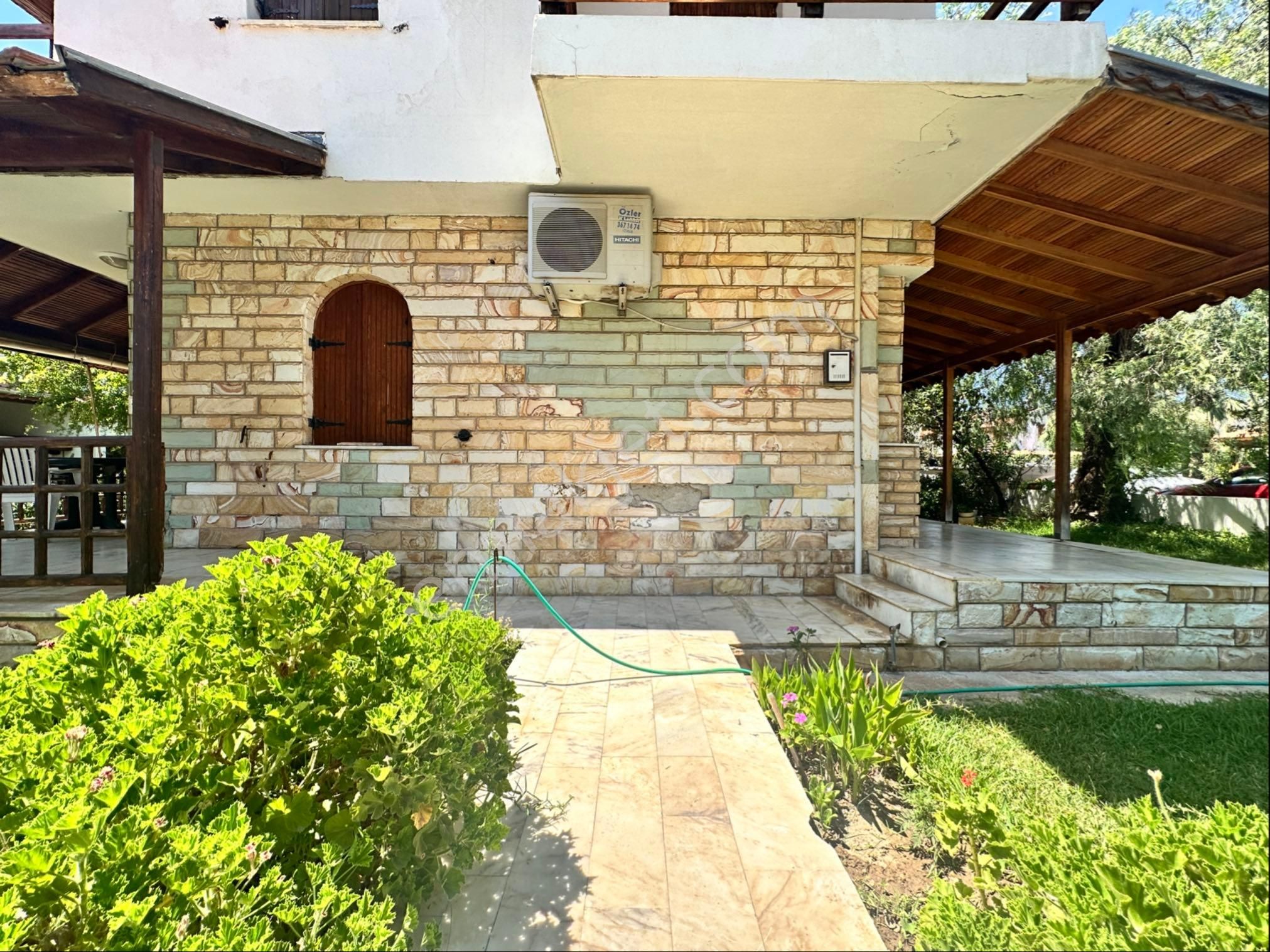 Seferihisar Doğanbeyde Denize Sıfır Lüks Sitede 3+1 Villa - Görsel 9