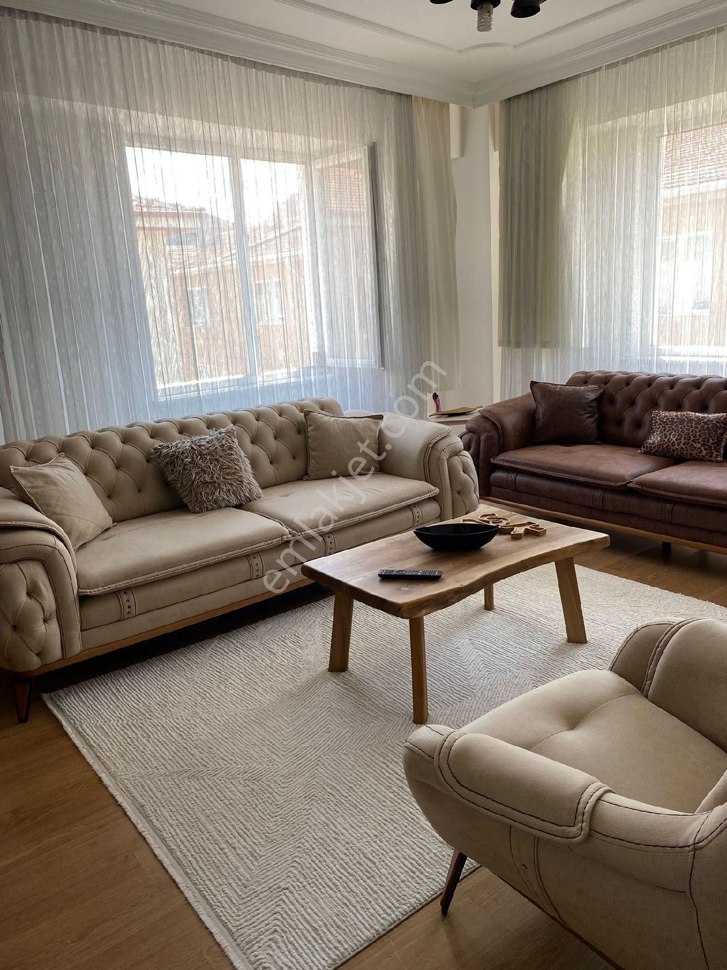 Ömerağa Mh.artok Sokak'ta 2+1 Bakımlı Kombili Daire