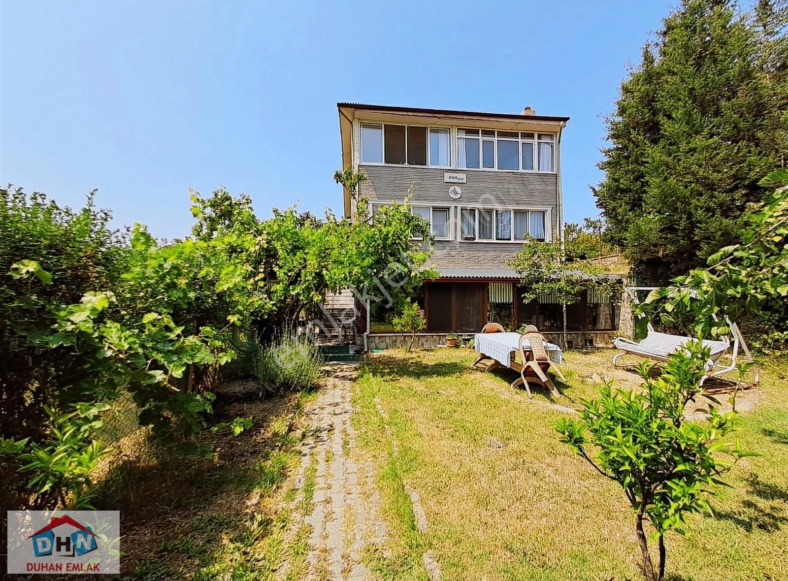 Duhan Emlak'tan Yalova Çiftlikköy'de 390m2 Arsalı Müstakil Ev