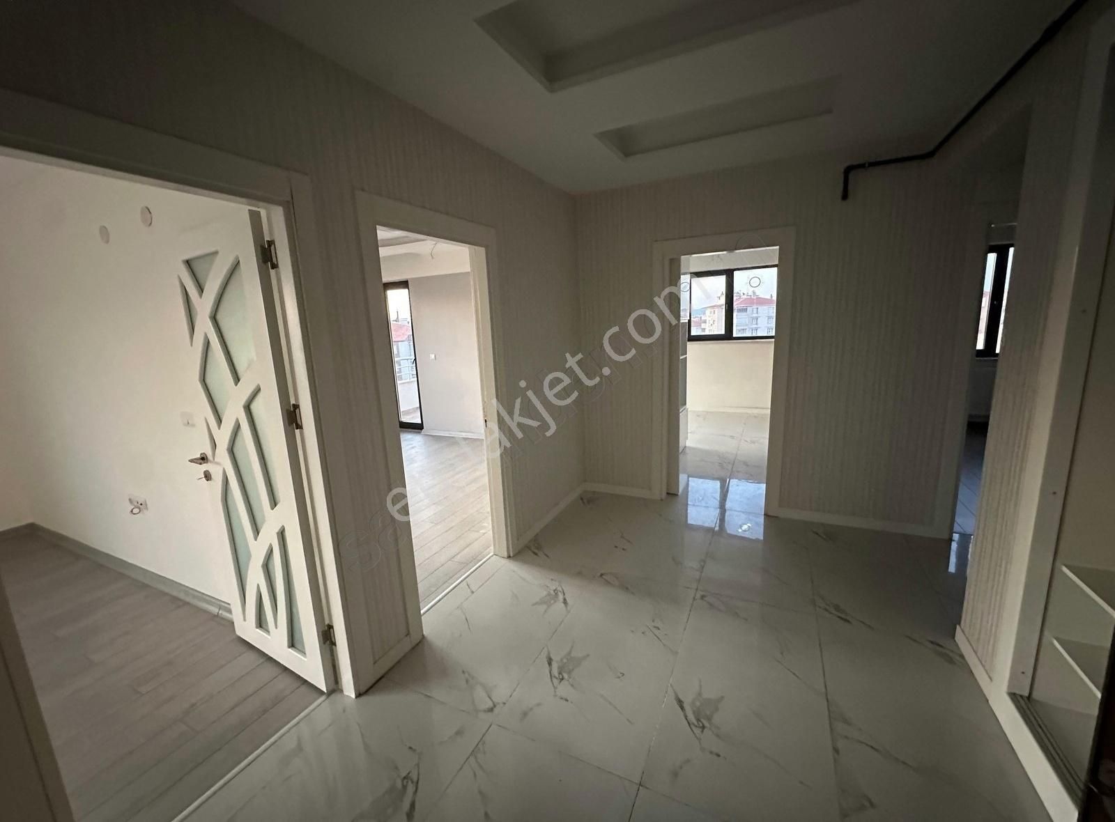 Çift Banyo Çift Balkon 3 Cepheli Giyinme Odalı Sıfır 4+1 Daire