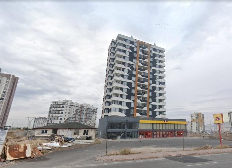 Çift Banyo Çift Balkon Cadde Üzerinde Kiralık 3+1 Daire