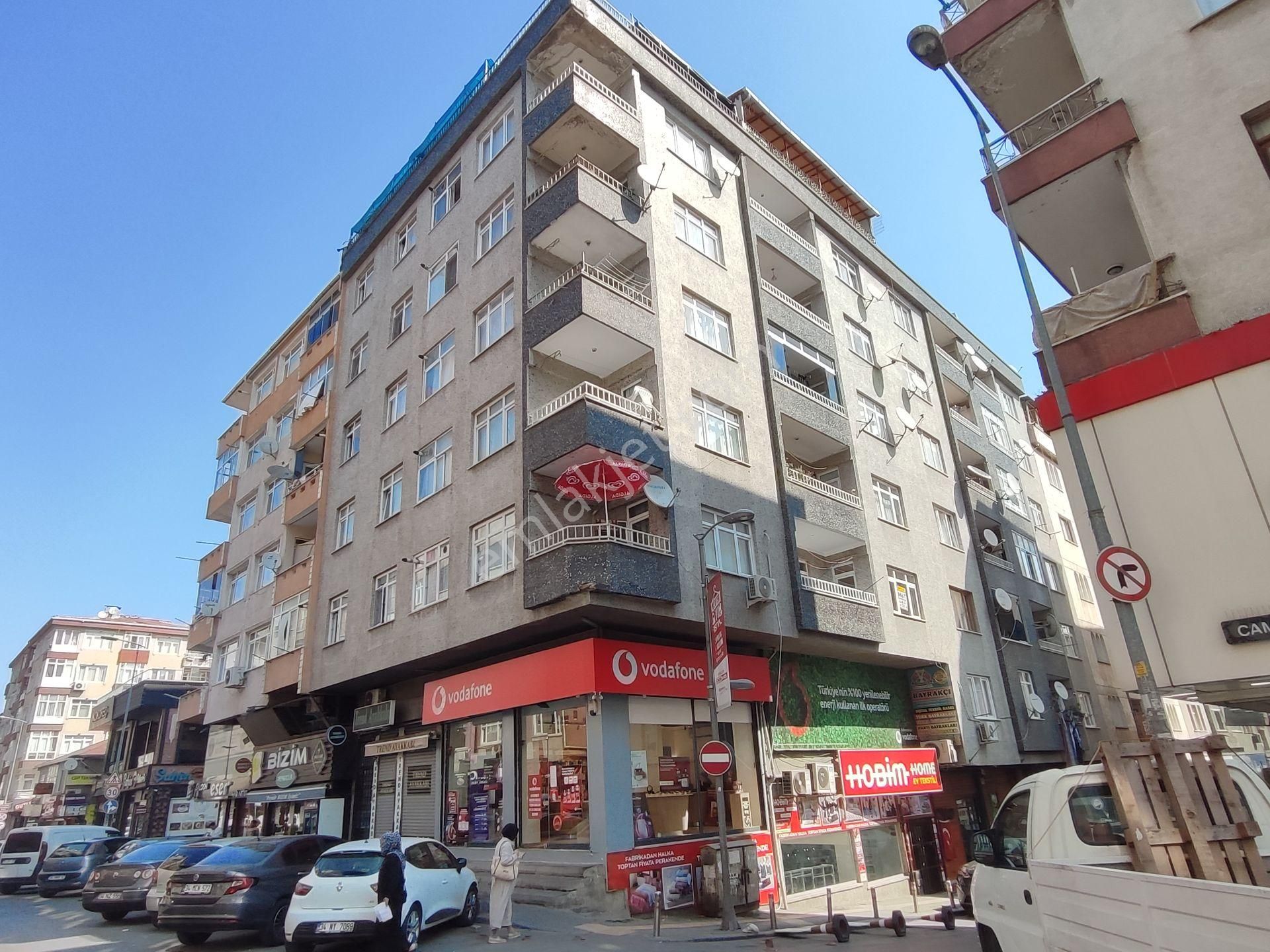 Güngörende Bağcılar Caddesi Üstü 2+1 Masrafsız Boş Satılık Daire