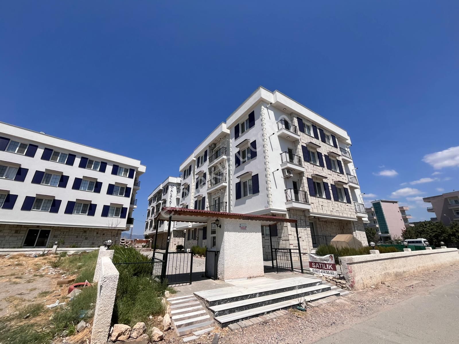 Seyrek Alaçatı Evlerı’nde Eşyalı – Doğalgazlı – Klımalı 1+1 Kıralık Daıre